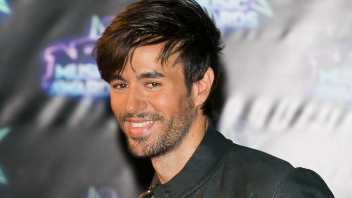 Enrique Iglesias Hairstyle - Latest Hairstyles of Spanish Singer - Men's Hairstyles & Haircuts X Enrique Iglesias Hairstyle - Latest Hairstyles of Spanish Singer - Men's Hairstyles & Haircuts X