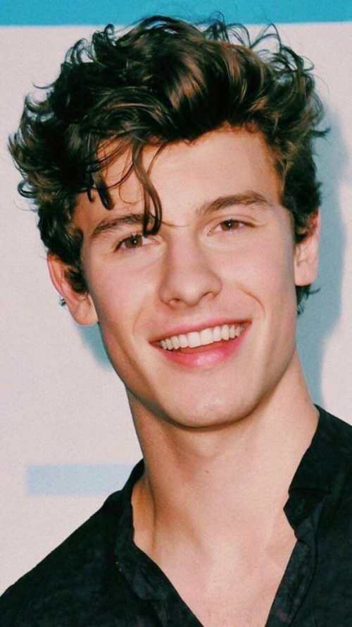 Shawn Mendes Hairstyle / Shawn Mendes Shouts Out Grads, Students