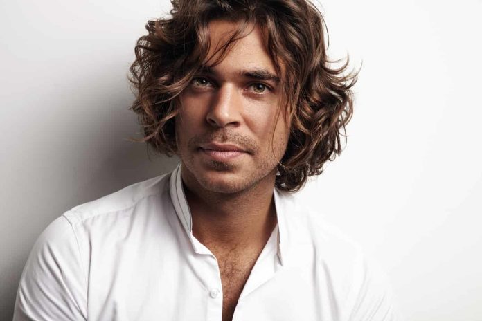 4. "How to Get Curly Hair for Men: A Comprehensive Guide" - wide 8